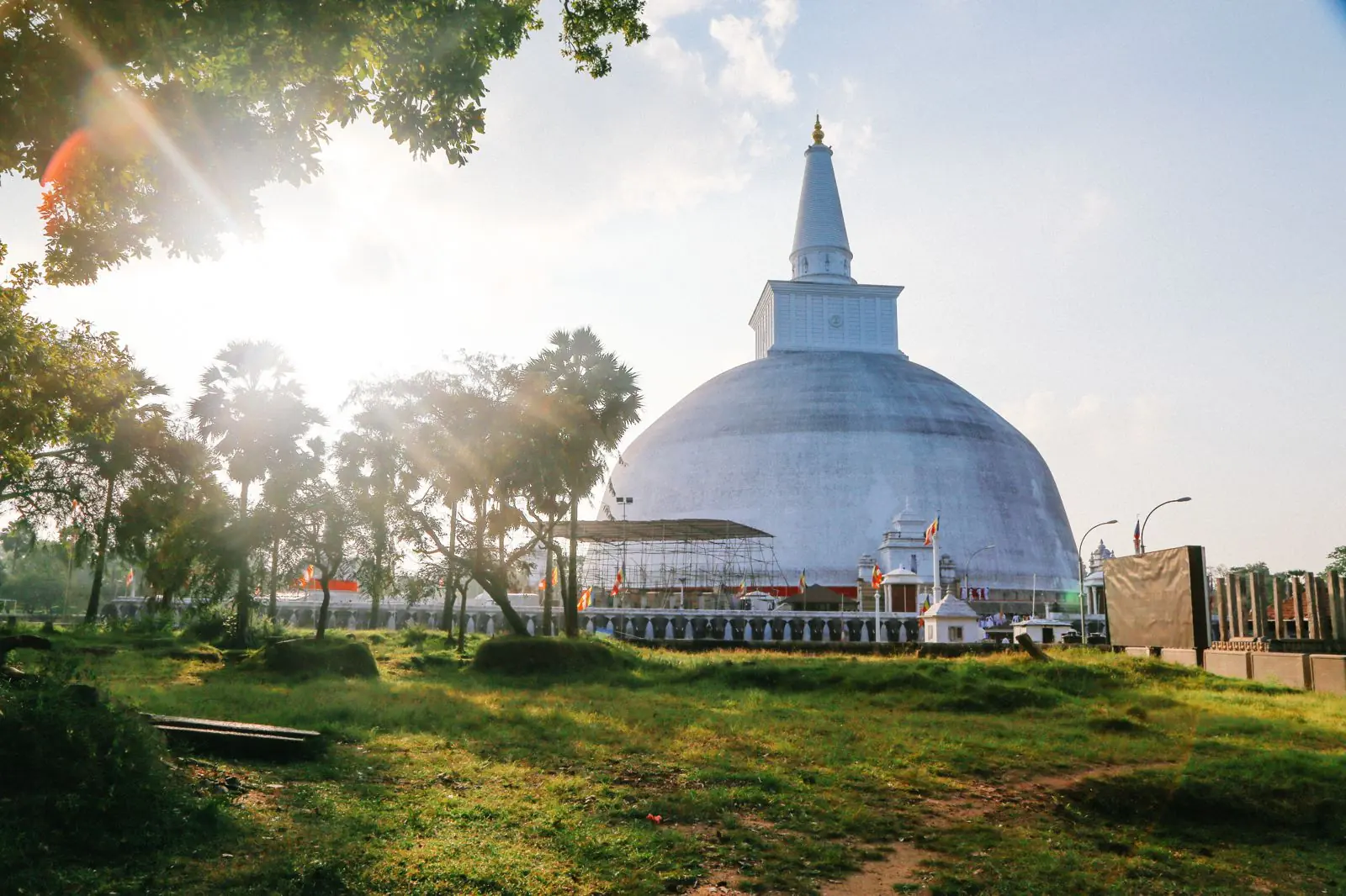 Viajar a Anuradhapura (Sri Lanka). Routes of Asia, agencia de viajes